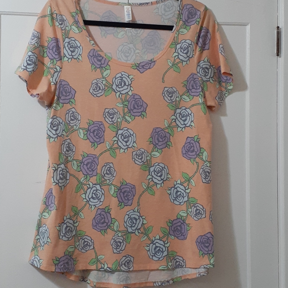 Lularoe Classic tee
